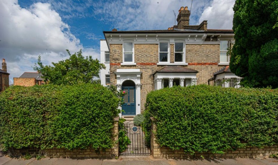 A period home on a Rightmove listing with the Nestfair panel open over the photo.